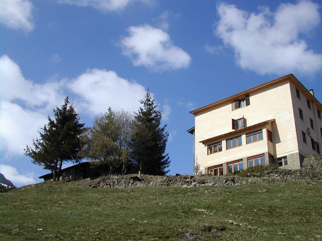 Xalet-Refugi U.E.C. Hostel La Molina  Exterior photo